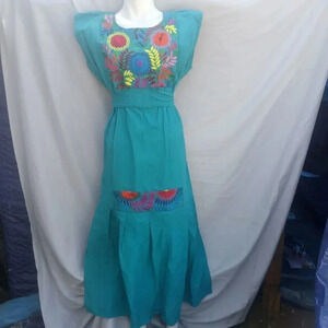 Mexican embroidery dress size small and medium ( Bag D )